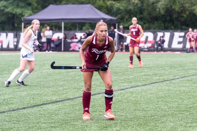 Field Hockey Falls to Sacred Heart in Home Finale