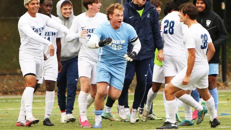 Friedhoff Earns Third Landmark Defensive Athlete of the Week Honor