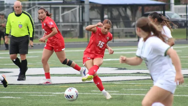 Rivera, Silva Tally, Late Goal Dooms Women's Soccer at Dominican