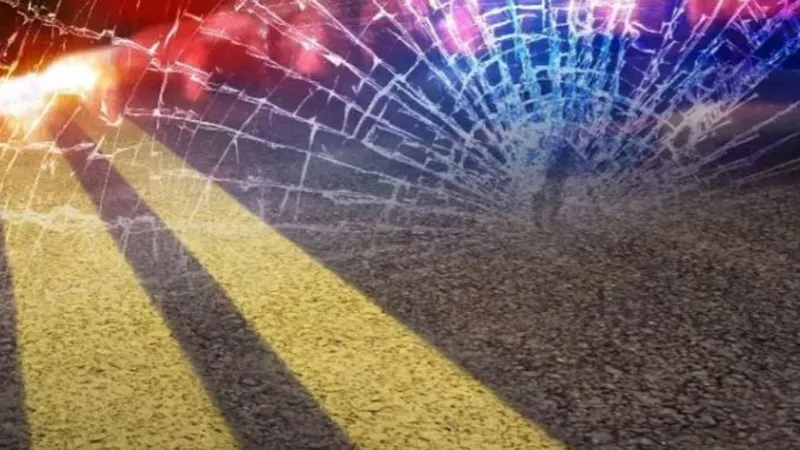 Woman dies in crash after losing control of truck in Lipscomb County