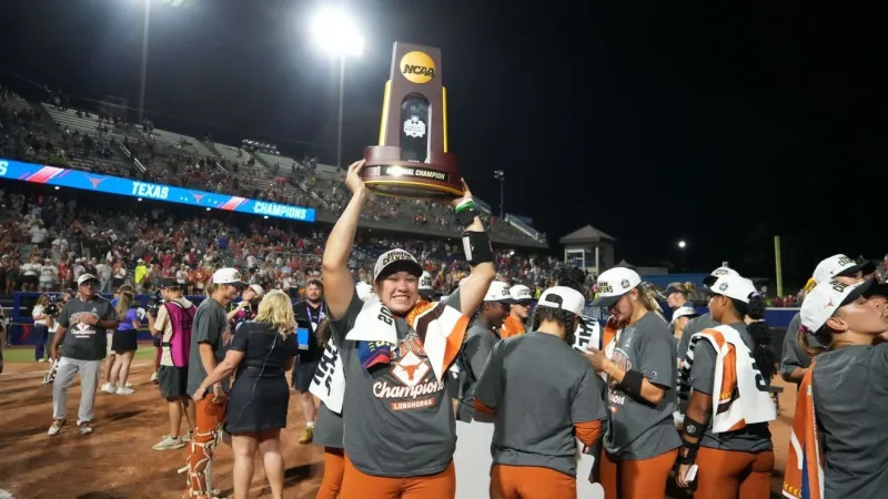 Texas tops Texas Tech for second straight NCAA softball title