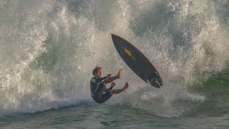 What It's Like to Photograph SoCal's Gnarliest Surf Break During a Monster Swell