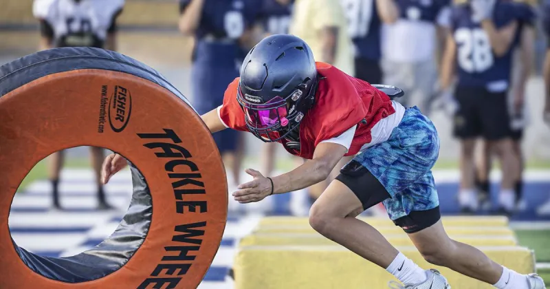 Pea, Romero duke it out for starting QB spot for Demons