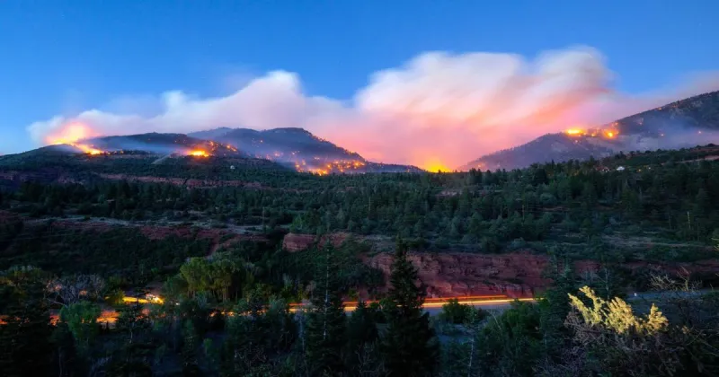 Crash of a helicopter helping to fight a Colorado wildfire leaves the pilot dead