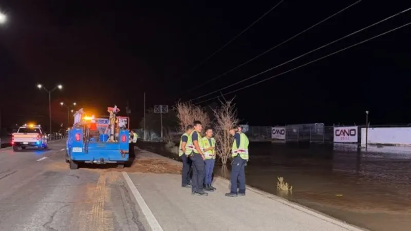 Water main break closes westbound Montana Avenue in far East El Paso