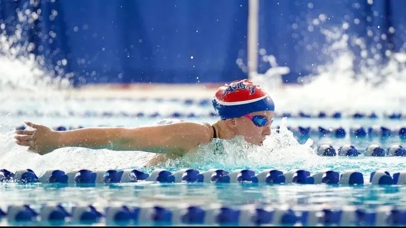 Incoming Freshman Juliet Nicholson Selected to Represent Canada at 2026 Junior Pan Pacific Championships