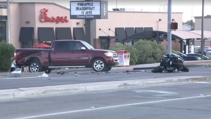 Motorcycle crash shuts down Zaragoza Road near Montwood in East El Paso