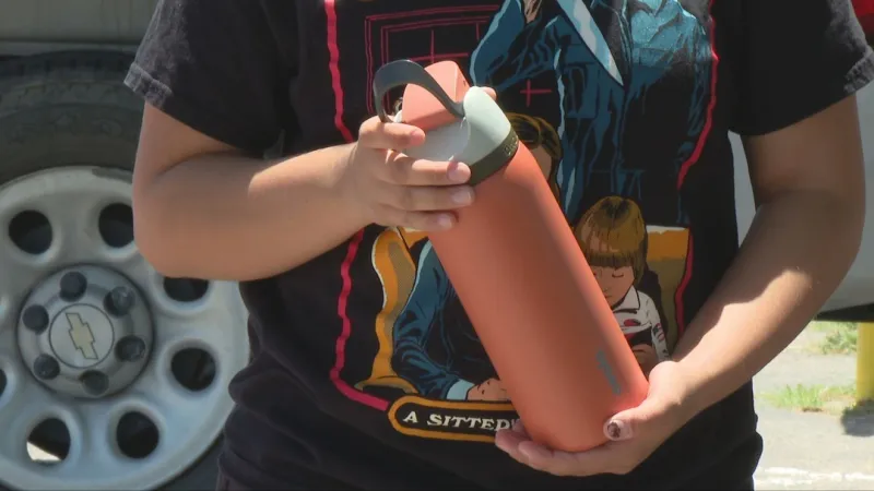 Triple-digit temperatures have El Pasoans planning around the heat