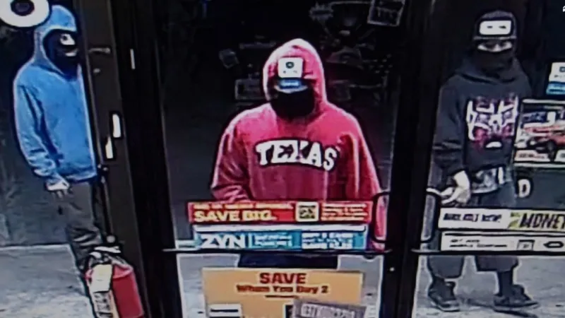 Masked burglars cause nearly $1,000 in losses after breaking into Northeast El Paso Oxxo