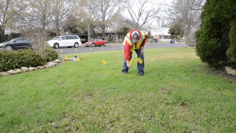 Texas Gas Service urges El Pasoans to call 811 before digging for home projects