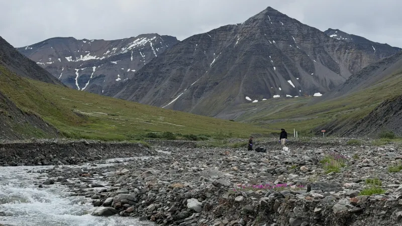 UNM researchers study permafrost thaw, water quality and carbon cycling in Alaska