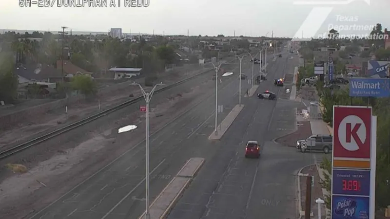 3 people injured after crash in El Paso's upper valley