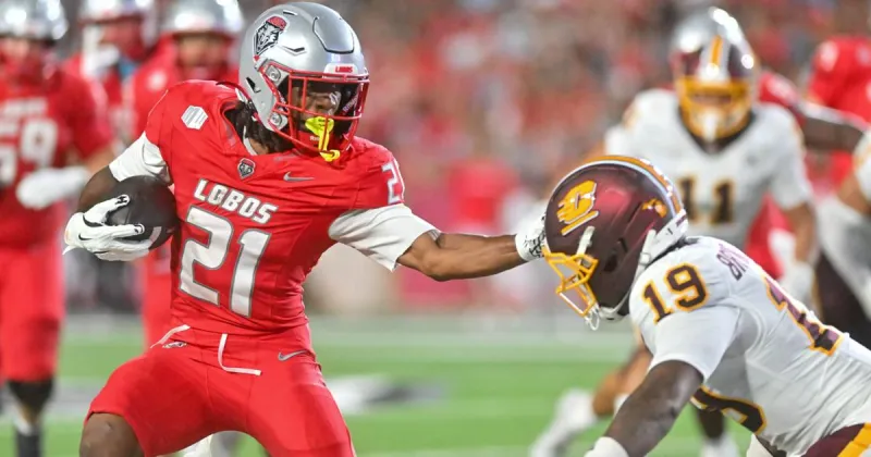 Lobos crush Central Michigan 38-7