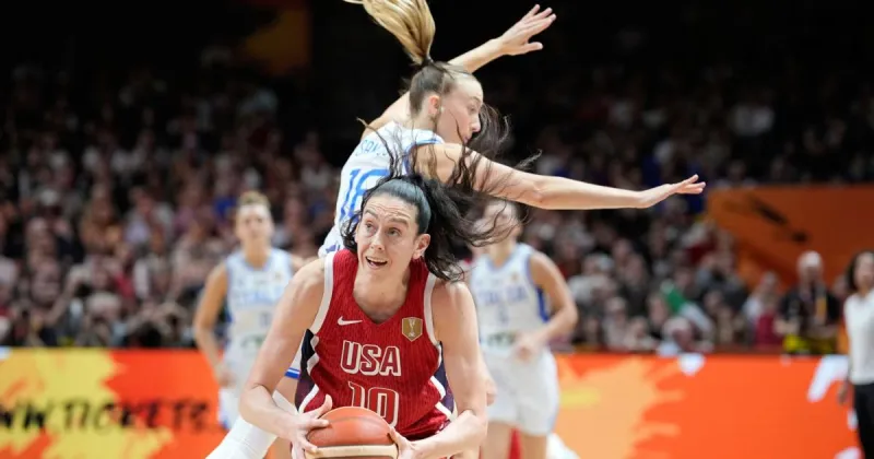 A gritty late surge lifts the US past Italy 55-52 in its toughest World Cup test in years