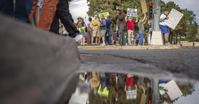 After recent ICE arrests, Santa Fe to consider new measures protecting immigrants