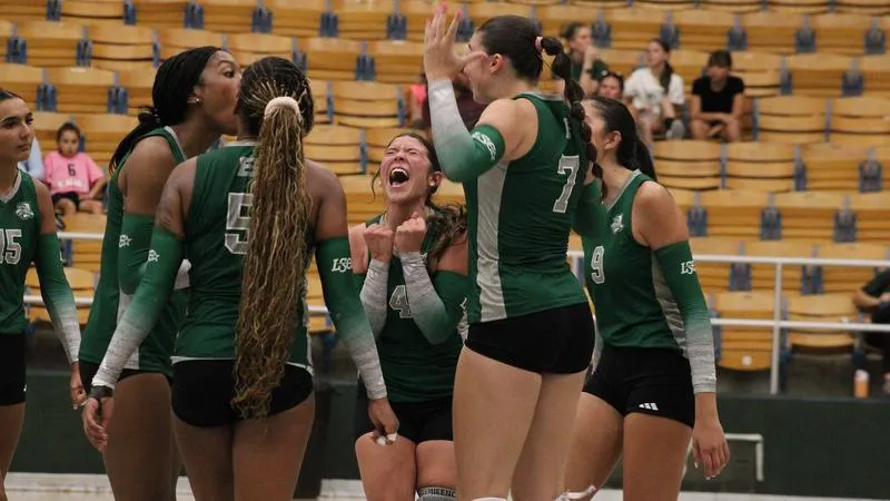 The Greyhounds split the last day of the Meadow City Classic