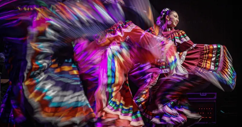 Fiesta de Santa Fe kicks off with mariachi, centennial pet parade and last-minute cast change