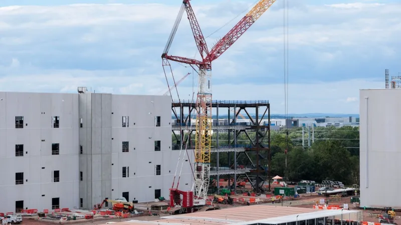The hidden workforce behind Texas' data center boom