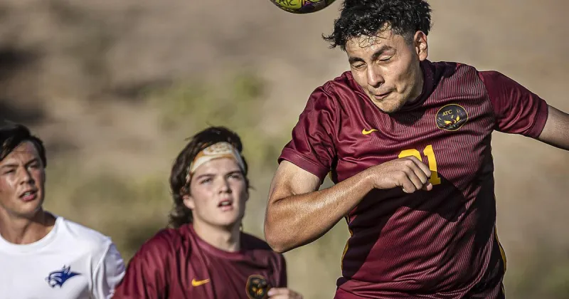 Phoenix down Bobcats as they try to show they are contenders in Class 1A/3A