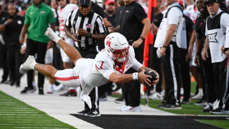 No. 13 Texas Tech stops a late 2 and beats No. 22 Houston 28-26 in Big 12 opener