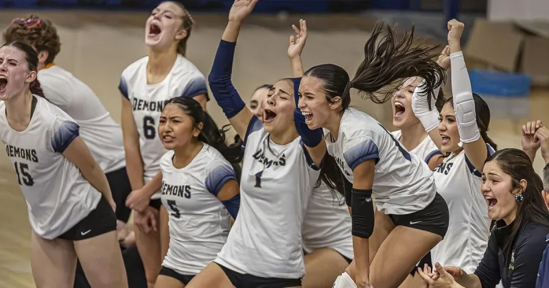 Santa Fe High veterans, rookies begin to gel in 4-game volleyball win over St. Michael's