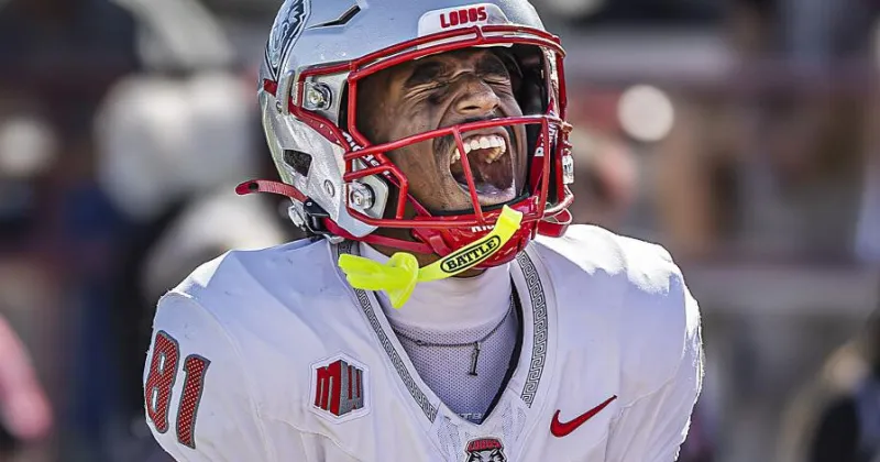 Lobos rout Aggies 42-18 to improve to 3-1