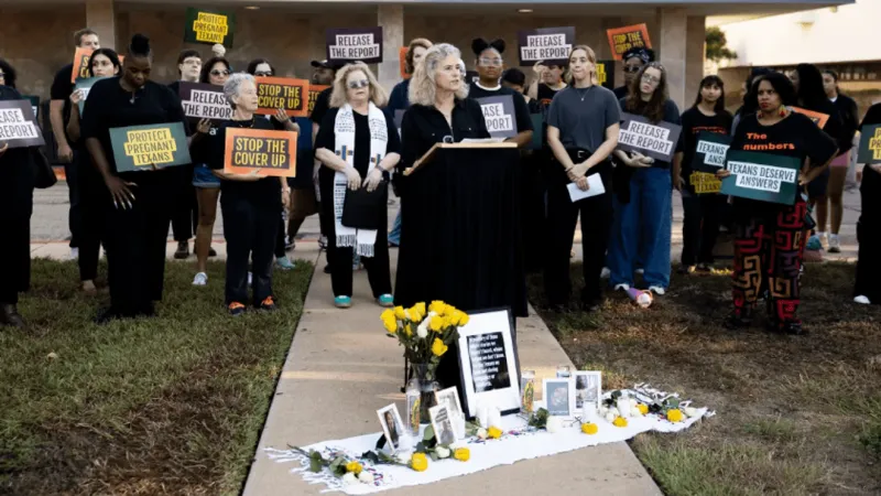 TX maternal health report delay is political, puts pregnant women at risk, lawmakers say