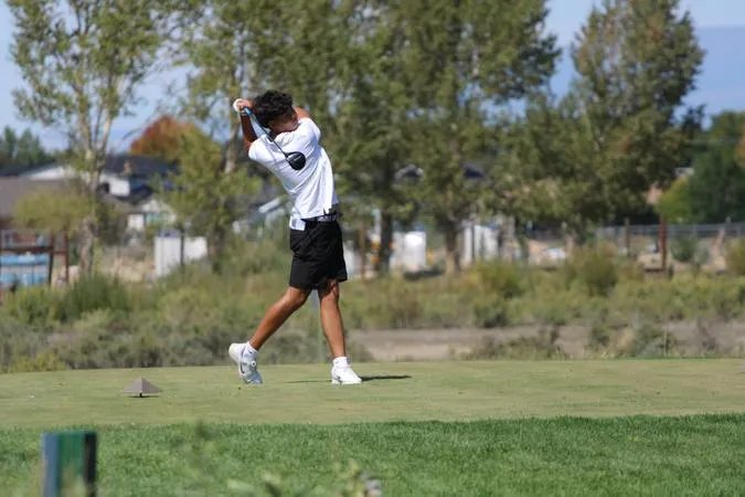 Men's Golf Sits in 4th After Round One of the Shootout at PGA Riviera Maya