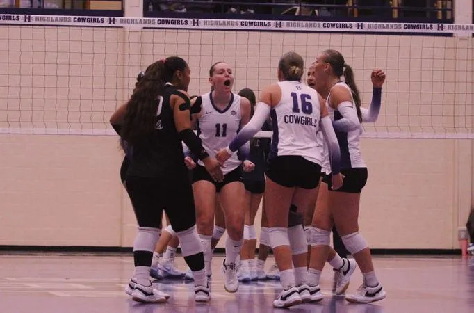 Cowgirls Fall in First Game of Long Home Stretch