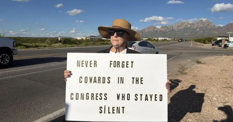 Speaker Johnson fundraises for Cunningham as Vasquez supporters protest