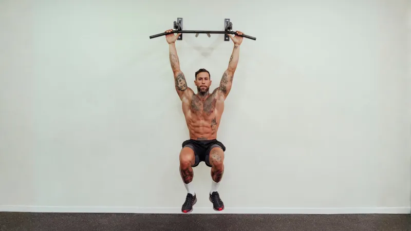 Can Your Dead-Hang Time Really Tell You How Long You'll Live? A Longevity Doctor Weighs In.