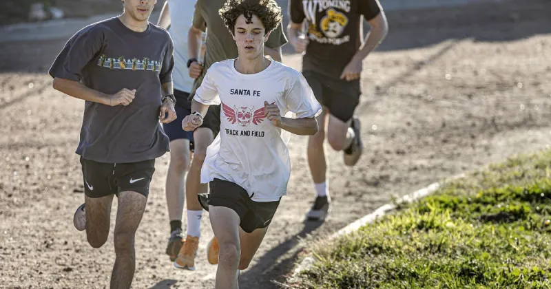 Severy siblings shine light on cross-country path for Santa Fe High