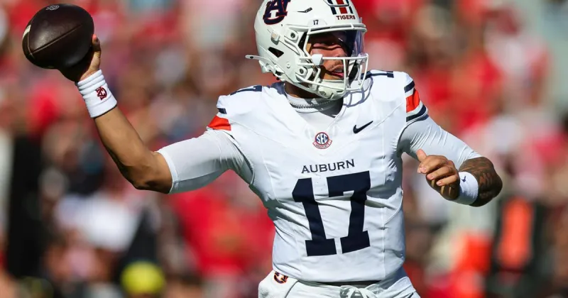 Alex McPherson kicks 34-yard field goal as time expires to lift Auburn over No. 1 Georgia 27-24