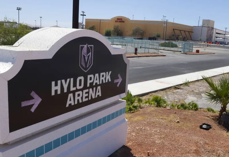 NLV ice rink temporarily closes, landlord plans big project around it