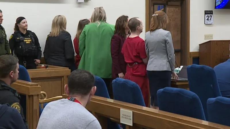 Couple set for 2027 trial in death of 5-year-old Izzy Loving