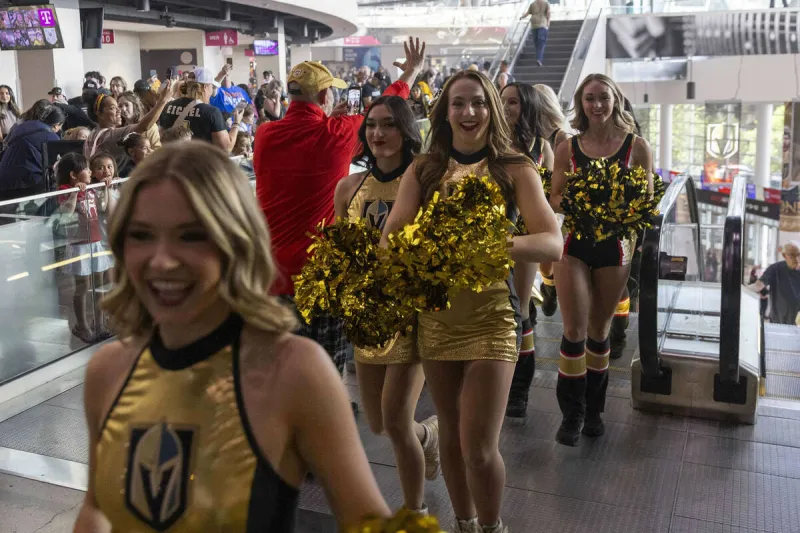 'Like we're there': Golden Knights fans feel Stanley Cup scene at watch parties