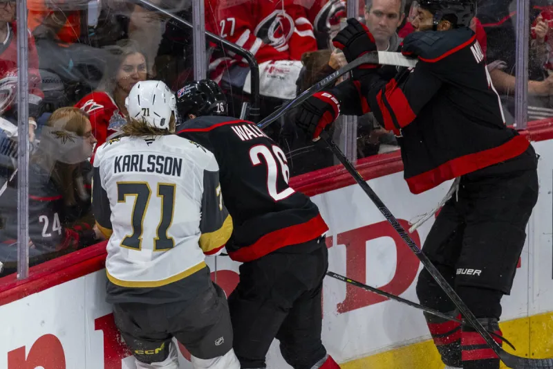 Golden Knights center leaves Game 5 of Stanley Cup Final with injury