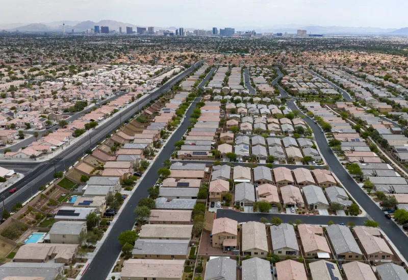 How much sprawl does Las Vegas Valley have compared with other metros?
