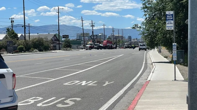 Injury crash closes Glendale Avenue and 21st Street intersection in Sparks