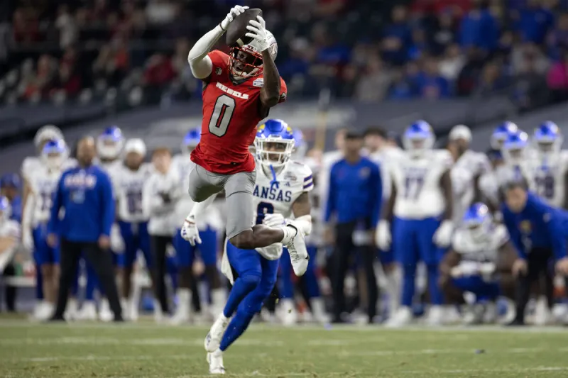 'He's the GOAT!': Former UNLV wide receiver makes SportsCenter Top 10 for Hail Mary TD catch
