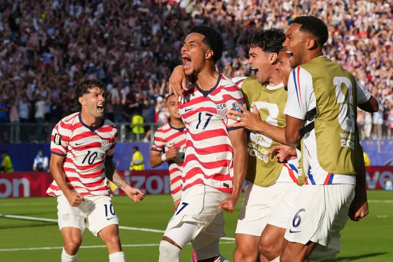 U.S. beats Bosnia-Herzegovina 2-0, advances in World Cup - PHOTOS