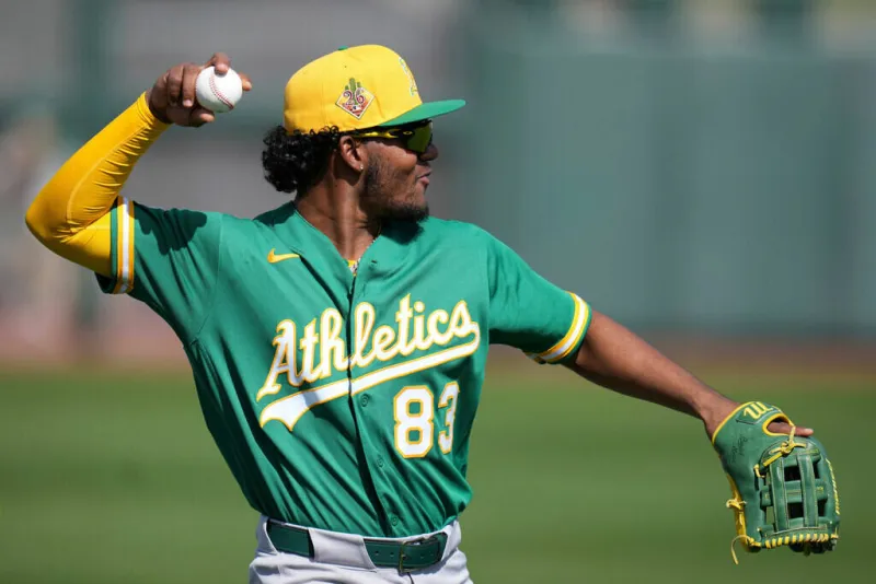 Athletics being cautious with top prospects De Vries, Arnold