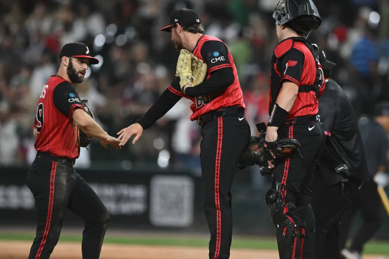 Peters hits for 1st career cycle, Burke pitches 7 strong innings as White Sox dismantle A's 14-1