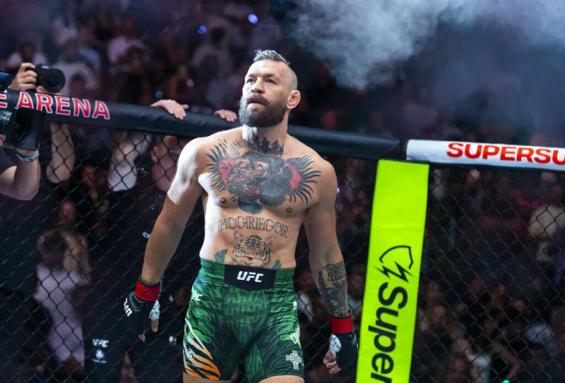 Conor McGregor injured again in UFC comeback