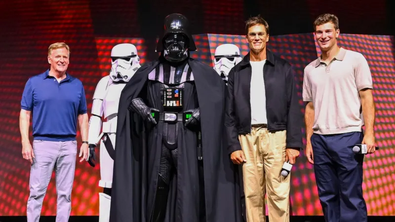 Tom Brady, Fernando Mendoza unveil new Raiders 'Darth Vader' merch