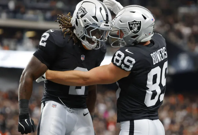 Raiders training camp preview: Running backs and pass catchers
