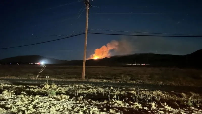 Firefighters respond to brush fire in Lemmon Valley