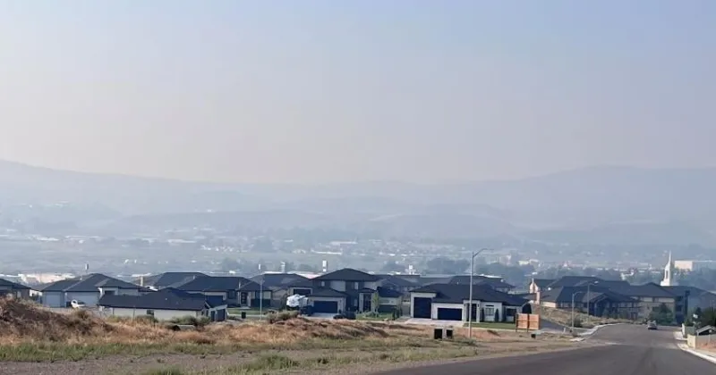 Air quality index is 'unhealthy'; sensitive groups urged to reduce exposure