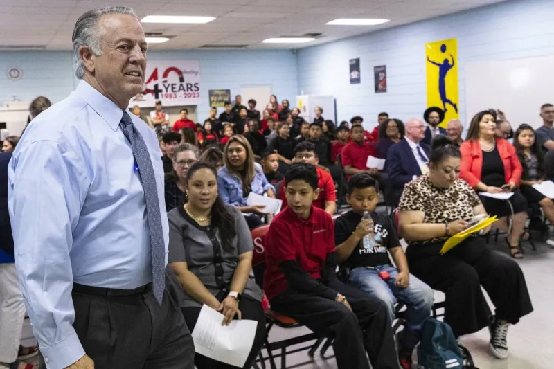 LETTER: Hey, governor: C'mon, man!