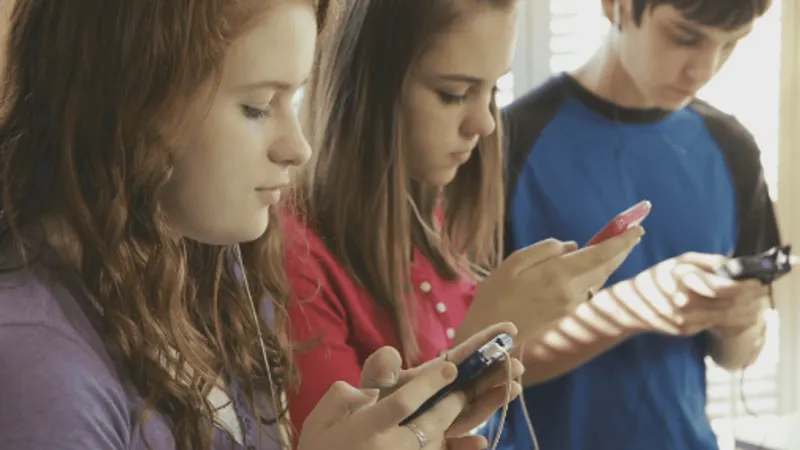 Online safety bill moves through Congress, draws criticism on its scope